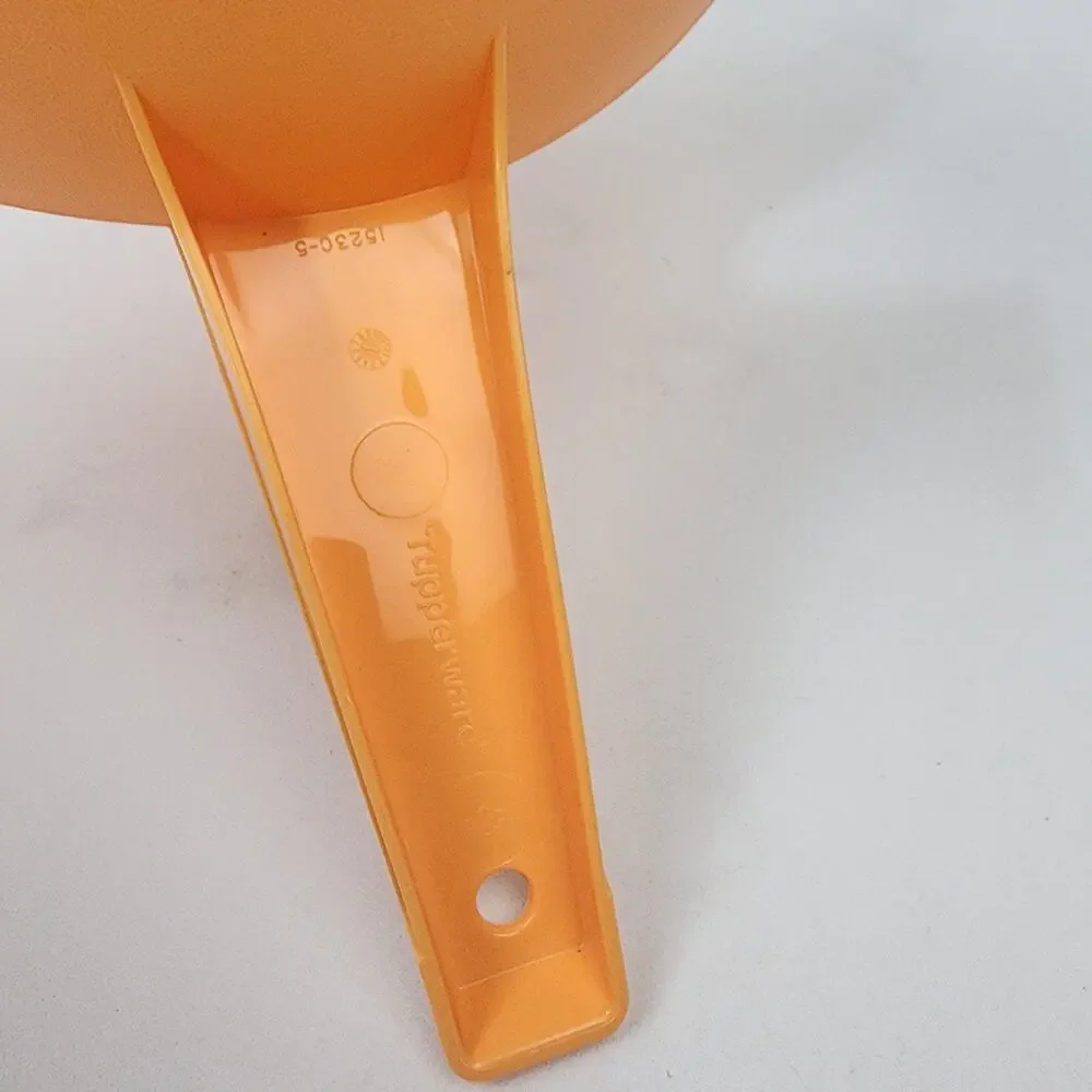 Tupperware Large Strainer Colander #1523 2Qt Rare Tangerine Double Spout NWOT